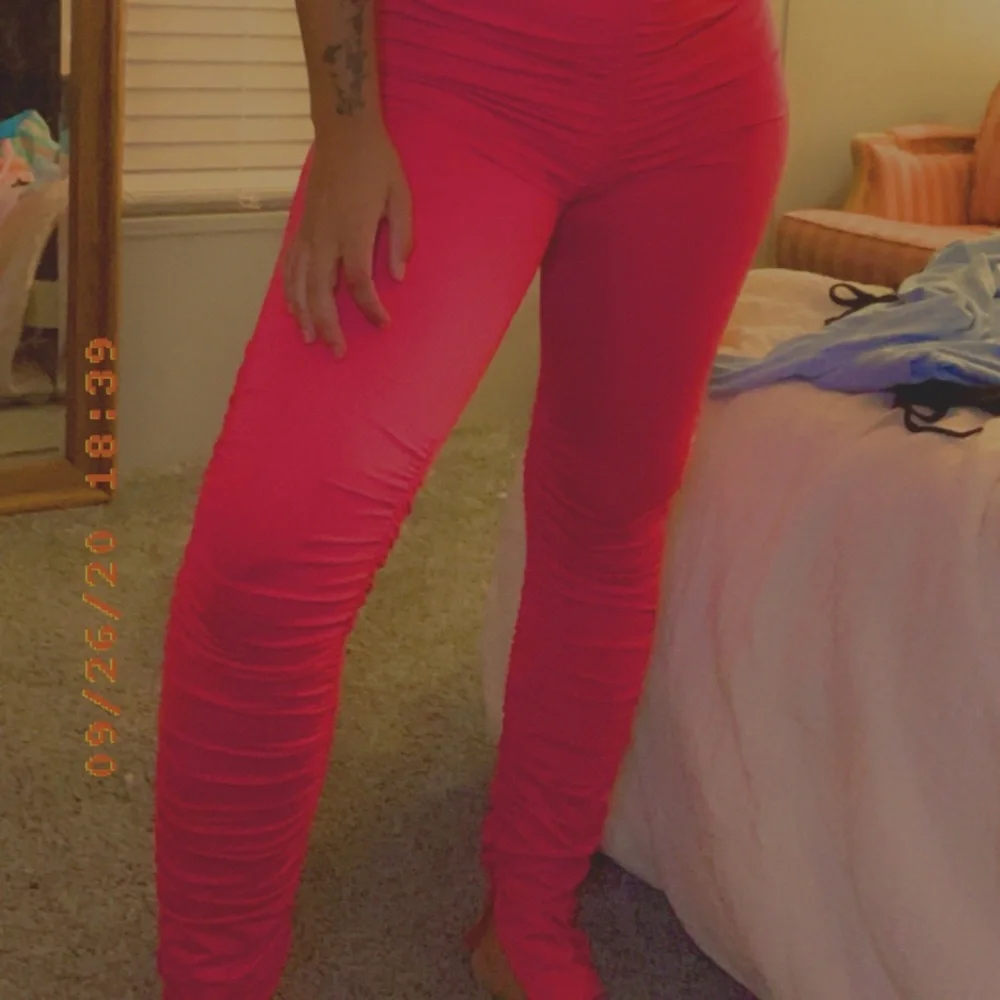 Pink ruched pants ⚠️Shirt NOT included⚠️ - Picture 4 of 6